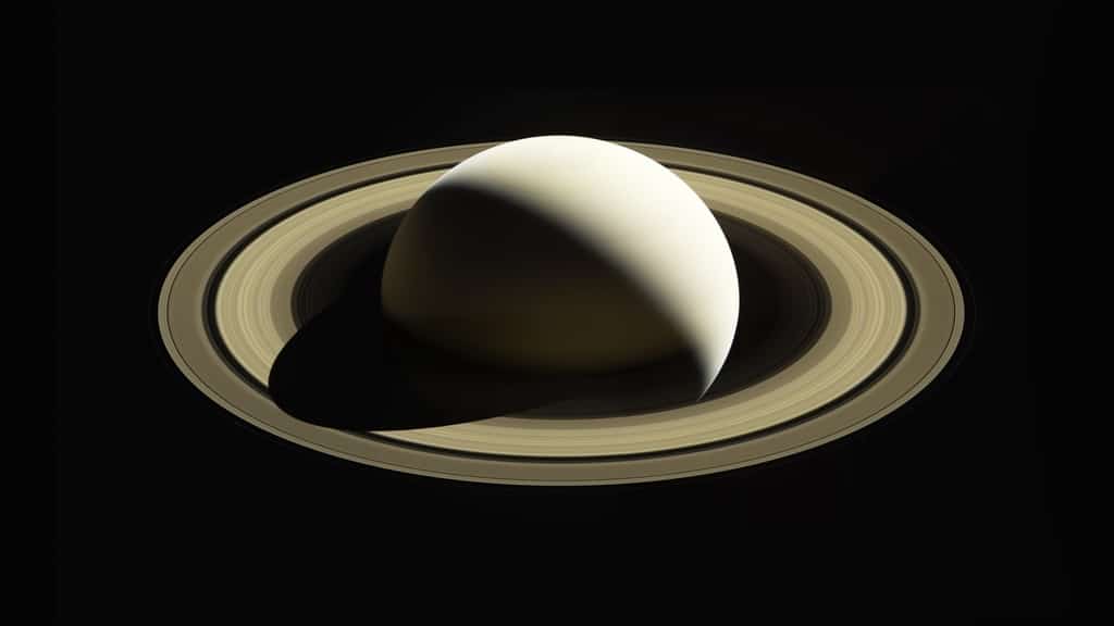 शनि ग्रह और उसके छल्ले - Saturn and It's Rings
