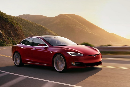 Tesla mid range car Model S.