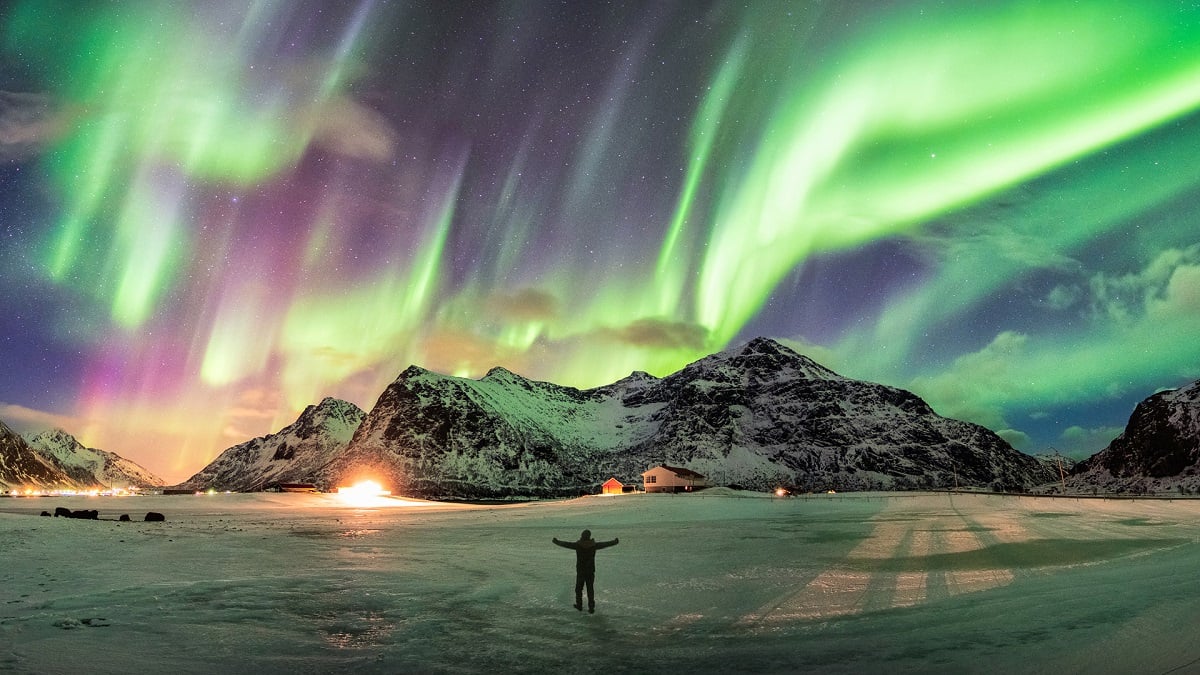 ध्रुवीय आकाश में दिखने वाली भव्य रोशनी "Aurora Borealis" का राज