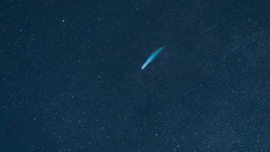 वैज्ञानिकों ने खोजा ब्रह्मांड का सबसे विशाल धूमकेतु ! - Largest Comet Ever Observed!
