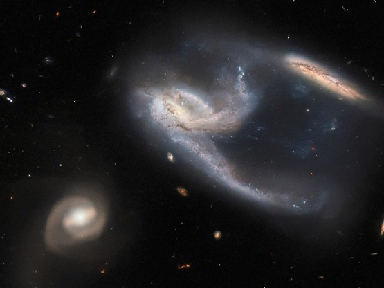 जानिए दो आकाशगंगाओं के अद्भुत संगम के बारे में! - Merging of Galaxies In James Webb.