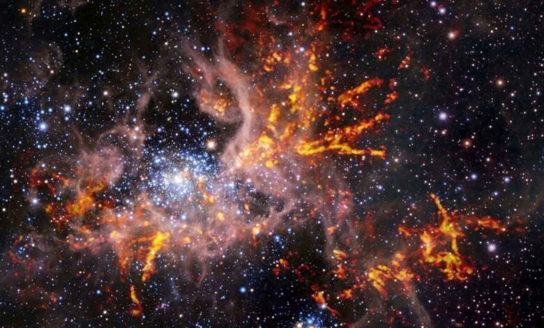 पहली बार वैज्ञानिकों ने देखा आकाशगंगाओं की उत्पत्ति! - Seeing New Birth of Galaxies!