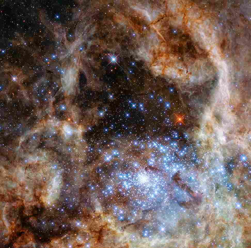 R136 ki image (N79 nebula in hindi)