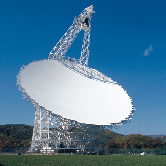 Photo of Green Bank Telescope.
